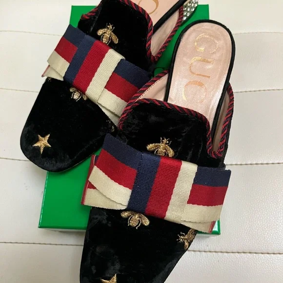 Gucci | Shoes | Gucci Black And Red Flats With Signature  display picture 1